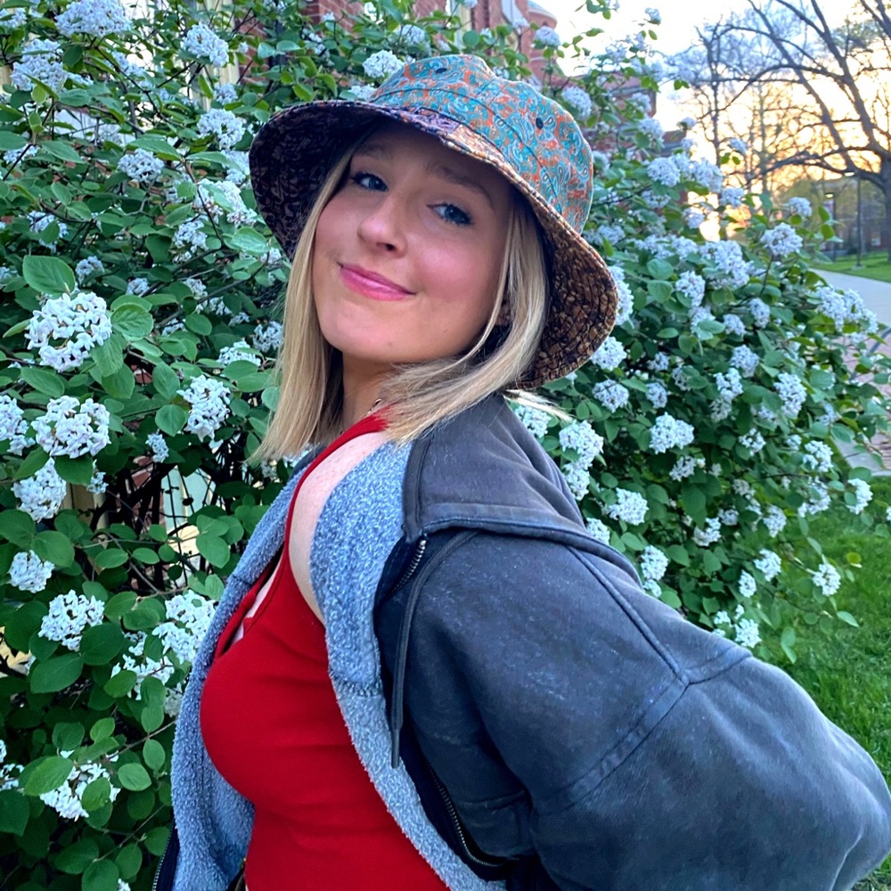 Meet your Posher, Flynn